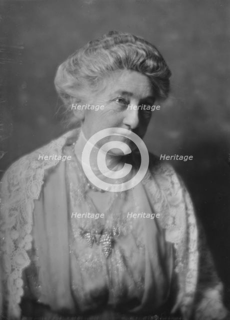 Mrs. Stow, portrait photograph, 1918 Feb. 5. Creator: Arnold Genthe.