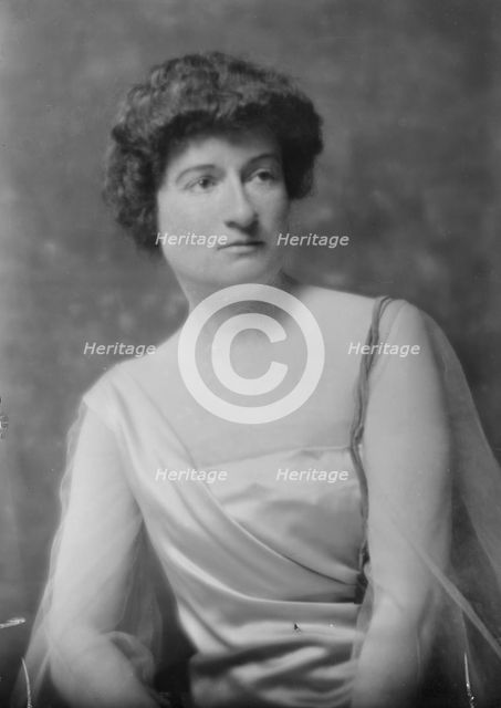 Mrs. Sidney Aske, portrait photograph, 1918. Creator: Arnold Genthe.