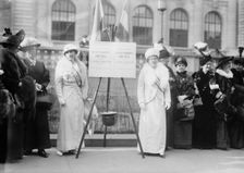 Mrs. Sidney Berg [and] Mrs. Calvin Tompkins, 1914. Creator: Bain News Service