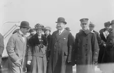 Mrs. Sims, Hylan, Adm. Burrage, between c1915 and c1920. Creator: Bain News Service