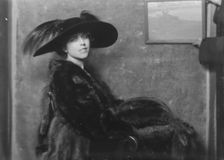 Mrs. Sinclair, portrait photograph, 1918 Feb. 5. Creator: Arnold Genthe