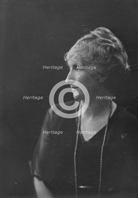 Mrs. T. Carter, portrait photograph, 1919 May 3. Creator: Arnold Genthe.
