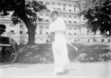 Mrs. T.T. Ansberry, 1914. Creator: Harris & Ewing
