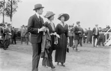 Mrs. Theo. Roosevelt Jr. & Mrs. Snowden Fahnestock, 1913. Creator: Bain News Service