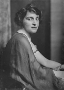 Mrs. Thomas Moore, portrait photograph, 1917 Dec. 13. Creator: Arnold Genthe