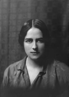 Mrs. Tremont Ford, portrait photograph, 1917 Nov. Creator: Arnold Genthe