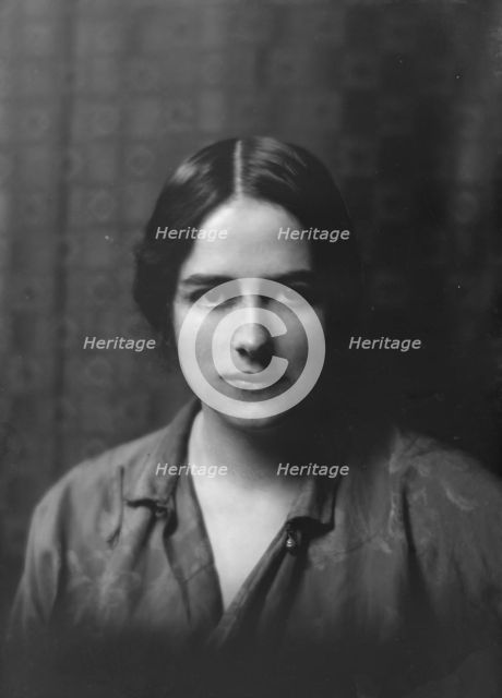 Mrs. Tremont Ford, portrait photograph, 1917 Nov. Creator: Arnold Genthe.