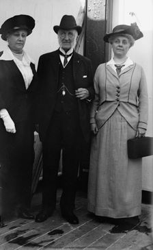 Mrs. Von Andre -- C.M. Depew and wife, between c1910 and c1915. Creator: Bain News Service
