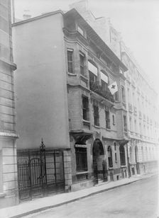 Mrs. W.K. Vanderbilt's house a hospital, Paris, between c1914 and c1915. Creator: Bain News Service