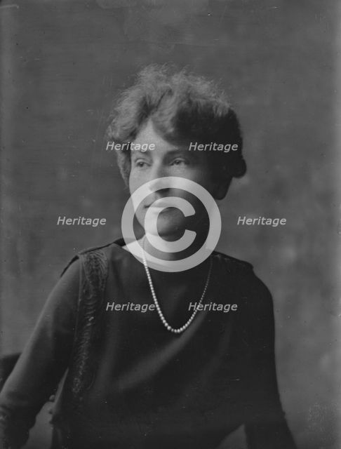 Mrs. W.S. Godfrey, portrait photograph, 1918 Aug. 6. Creator: Arnold Genthe.
