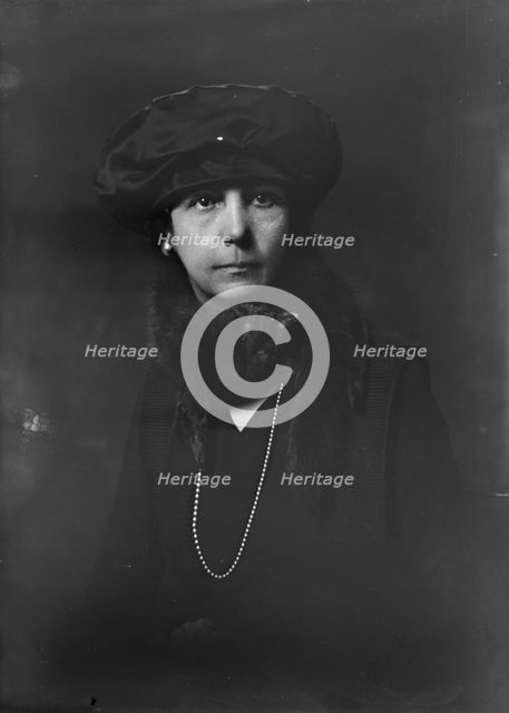 Mrs. W.S. Roundtree, portrait photograph, 1919 Oct. 23. Creator: Arnold Genthe.