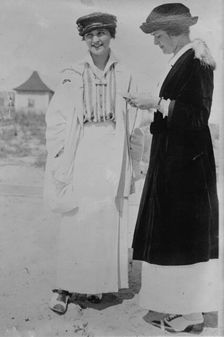 Mrs. Walter Lewisohn -- Viola Kraus, between c1910 and c1915. Creator: Bain News Service