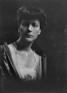 Mrs. Wilhelm Meyer, portrait photograph, 1919 Nov. 3. Creator: Arnold Genthe
