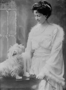 Mrs. Wm. Phillips, between c1910 and c1915. Creator: Bain News Service