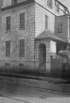 Multi-story house, [89 Wentworth Street], Charleston, South Carolina, between 1920 and 1926. Creator: Arnold Genthe