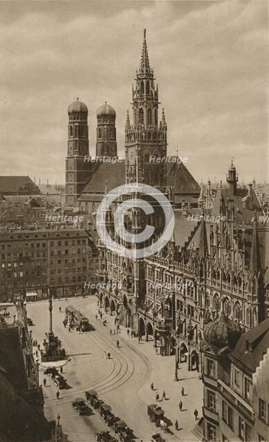 'Munchen. Marienplatz - Town - Hall - Frauen Church', 1931. Artist: Kurt Hielscher.