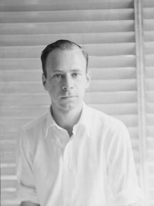 Muschenheim, Carl, Mr., portrait photograph, between 1928 and 1942. Creator: Arnold Genthe