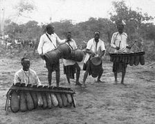 'Musiciens du Barotse; Afrique Australe 1914. Creator: Unknown
