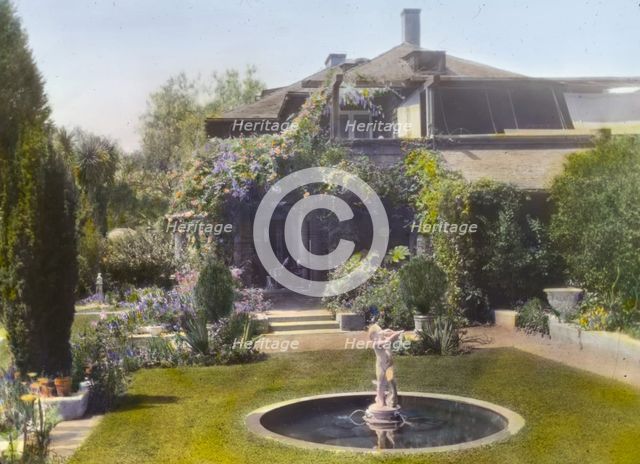 Myron Hunt house, 200 North Grand Avenue, Pasadena, California, 1917. Creator: Frances Benjamin Johnston.
