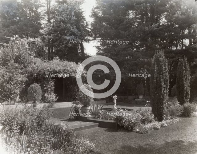 Myron Hunt house, 200 North Grand Avenue, Pasadena, California, 1917. Creator: Frances Benjamin Johnston.