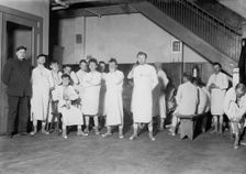 N.Y. City lodging house - after the bath, 1914. Creator: Bain News Service
