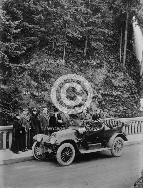 N.Y. tourists on Columbia River Highway, 1916. Creator: Bain News Service.