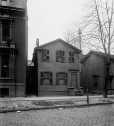 No. 33 Center St. [Street], Detroit, Mich., between 1900 and 1910. Creator: Unknown