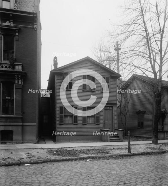 No. 33 Center St. [Street], Detroit, Mich., between 1900 and 1910. Creator: Unknown.