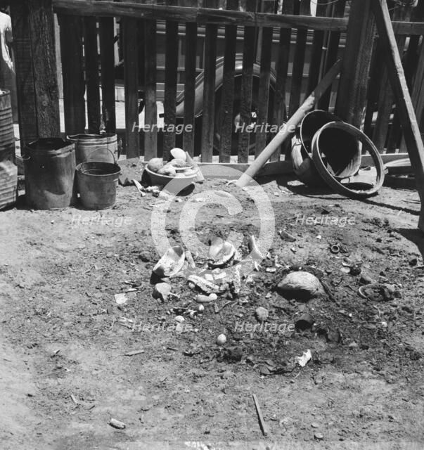 No garbage disposal, Brawley, Imperial Valley, California, 1935. Creator: Dorothea Lange.