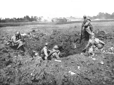Notre Contre-Attaque du 11 juin 1918; pendant la progression de nos fantassins de trou..., 1918. Creator: Unknown