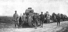 Notre Artillerie d'Assaut; La Replique de Foch: Au Sud-ouest de Soissons; un groupe de..., 1918. Creator: Unknown