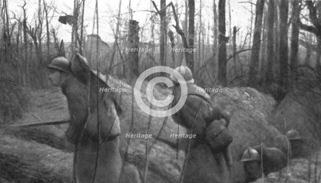 'Notre attaque du 16 avril 1917; la sortie des tranchees, a 6 heurs du matin', 1917. Creator: Unknown.