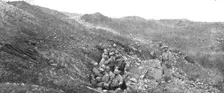 Notre attaque du 24 octobre 1916; Dans le secteur du bois Fumin, a midi trente: un poste de command Creator: Unknown