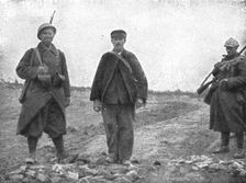 Notre Avance Poursuivie; Un habitant de Belloy-en-Santerre, delivre le 3 juillet..., 1916 (1924) Creator: Unknown