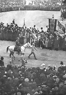 Notre entrée a Strasbourg; En tete de ses troupes, le general Gouraud 1918. Creator: Unknown