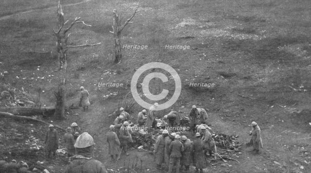 'Notre Infanterie a Verdun; Apres le combat : nos soldats, maitres du terrain..., 1916. Creator: Unknown.