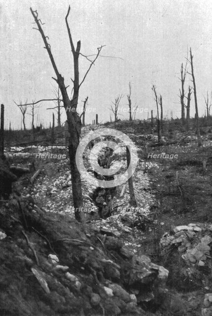 'Notre Infanterie a Verdun; La division du general Mangin a la peine et a l'honneur..., 1916. Creator: Unknown.