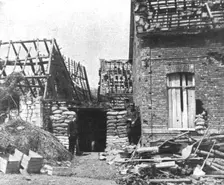 Notre offensive d'Artois; Maisons de Carency don’t les caves etaient amenagees 1915. Creator: Unknown
