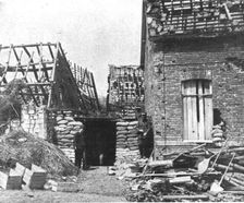 Notre offensive d'Artois; Maisons de Carency don’t les caves etaient amenagees 1915. Creator: Unknown