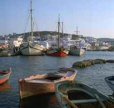 Noussa harbour in the evening
