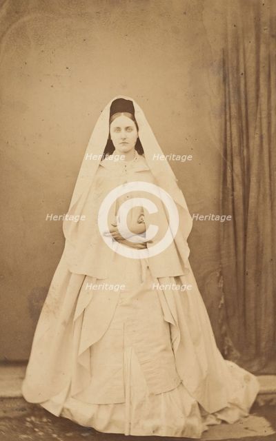 Nonne blanche (en pied), 1860s. Creator: Pierre-Louis Pierson.