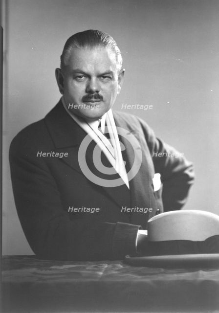 Norris, Charles G., Mr., portrait photograph, between 1926 and 1930. Creator: Arnold Genthe.