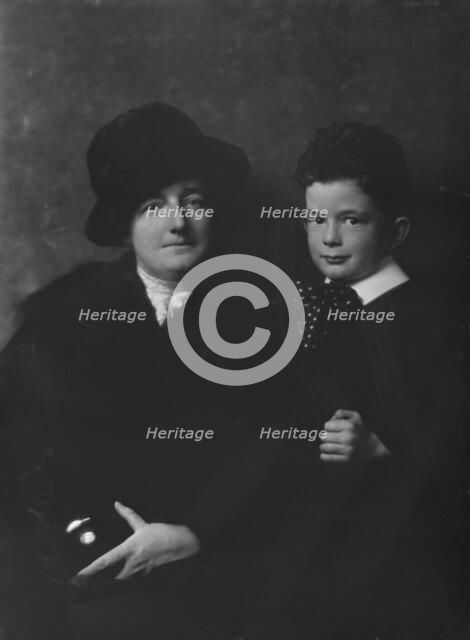 Norris, Charles G., Mrs., and son, portrait photograph, between 1913 and 1942. Creator: Arnold Genthe.