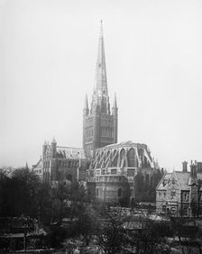 Norwich Cathedral, between 1900 and 1920. Creator: Unknown