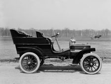 Northern Manufacturing Company car, between 1900 and 1905. Creator: Unknown