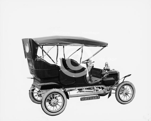 Northern Manufacturing Company car, between 1900 and 1910. Creator: Unknown.