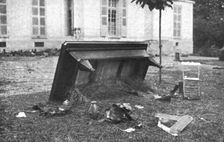 'Nos Chateaux au Pillage; Quelques aspects du Chateau du Gue a Tresmes, pres de Congis 1914. Creator: Unknown