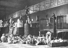 Nos villes a sac; Statues, vases et tableaux que les Allemands avaient rassembles dans une..., 1918 Creator: Unknown