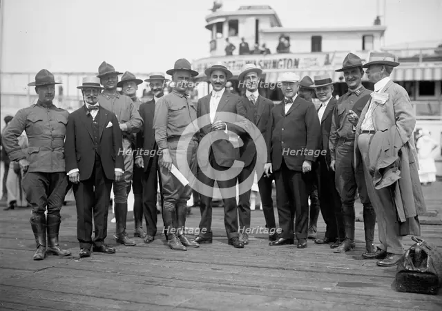 National Guard of D.C. M. And M. Assn. of D.C. Return with D.C.N.G. from Camp at Colonial Beach,1916 Creator: Harris & Ewing.