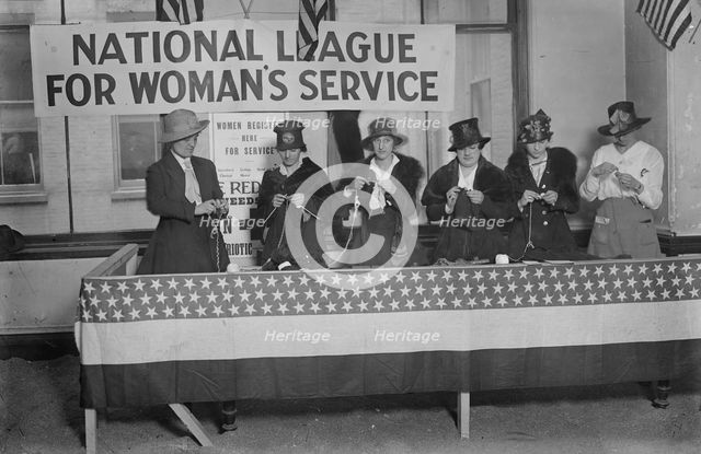 National League for Woman's Sevice, between 1917 and 1919. Creator: Bain News Service.